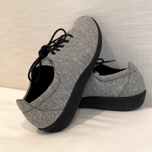 Clarks Gray Heathered Sillian Tino Sneaker - Picture 2 of 10